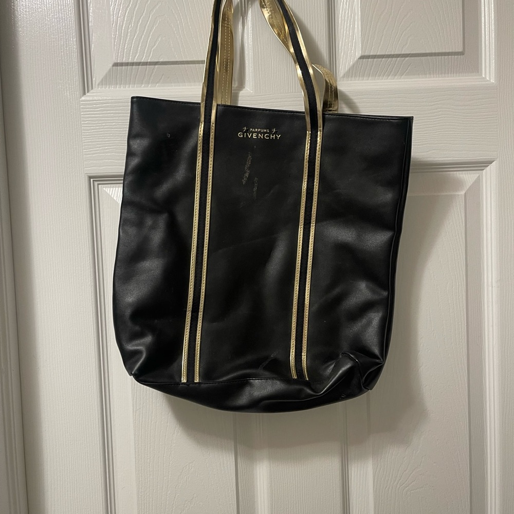 Handbags - Picture 4 of 5